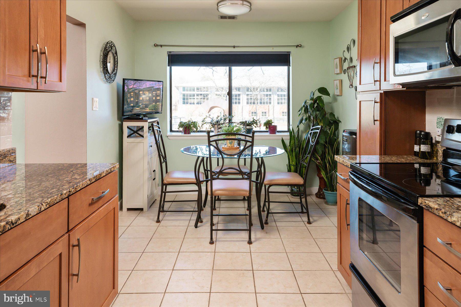 NORTH GREEN CONDOMINIUMS - Residential