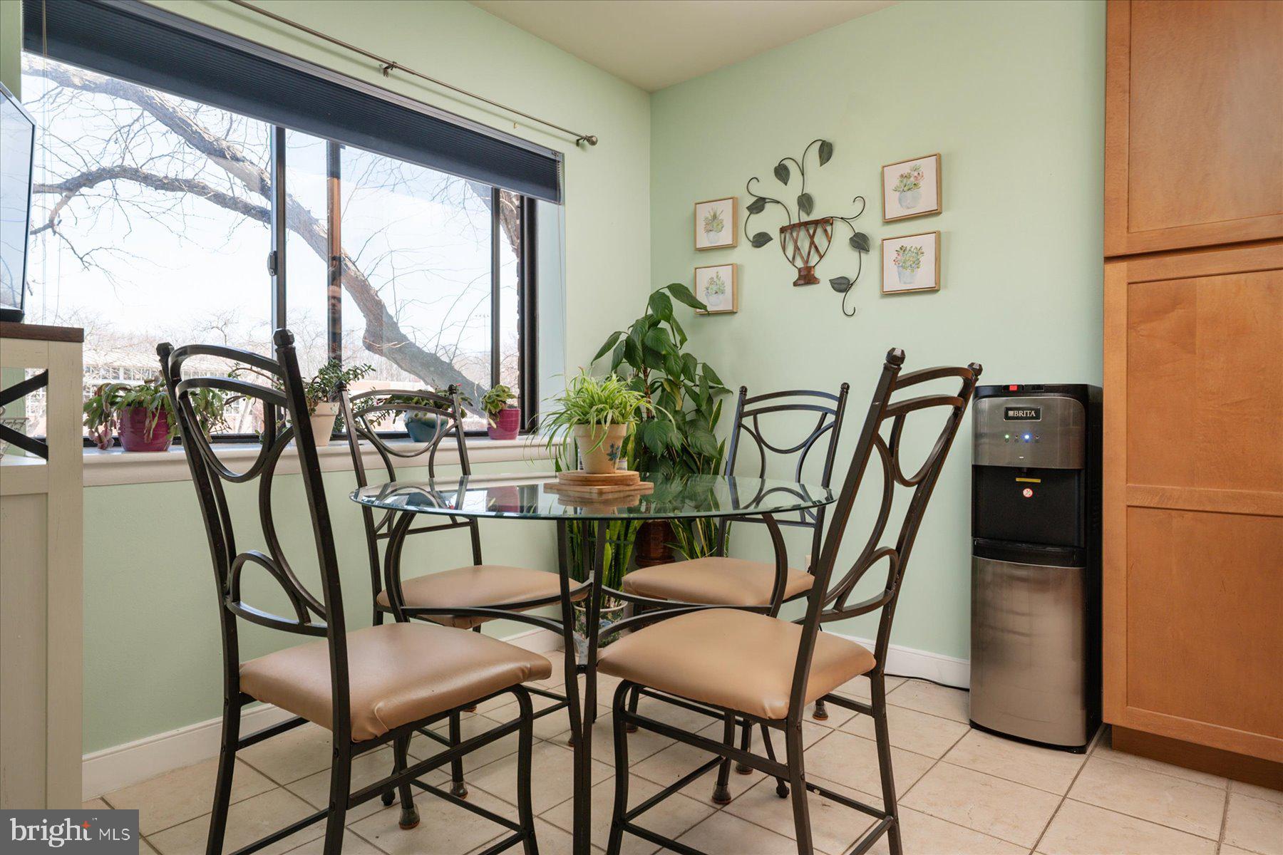 NORTH GREEN CONDOMINIUMS - Residential