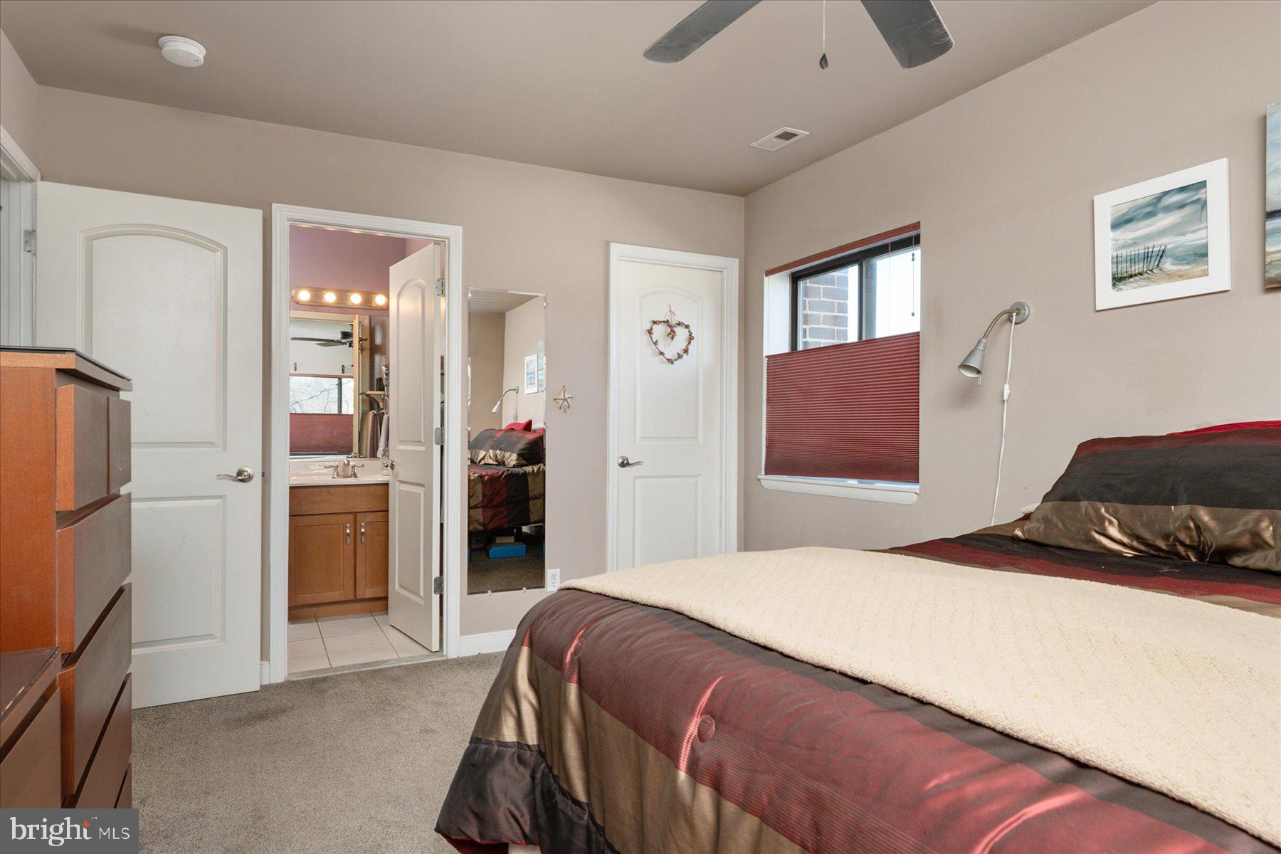 NORTH GREEN CONDOMINIUMS - Residential