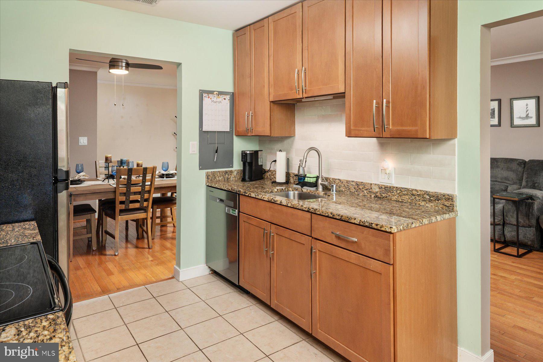 NORTH GREEN CONDOMINIUMS - Residential