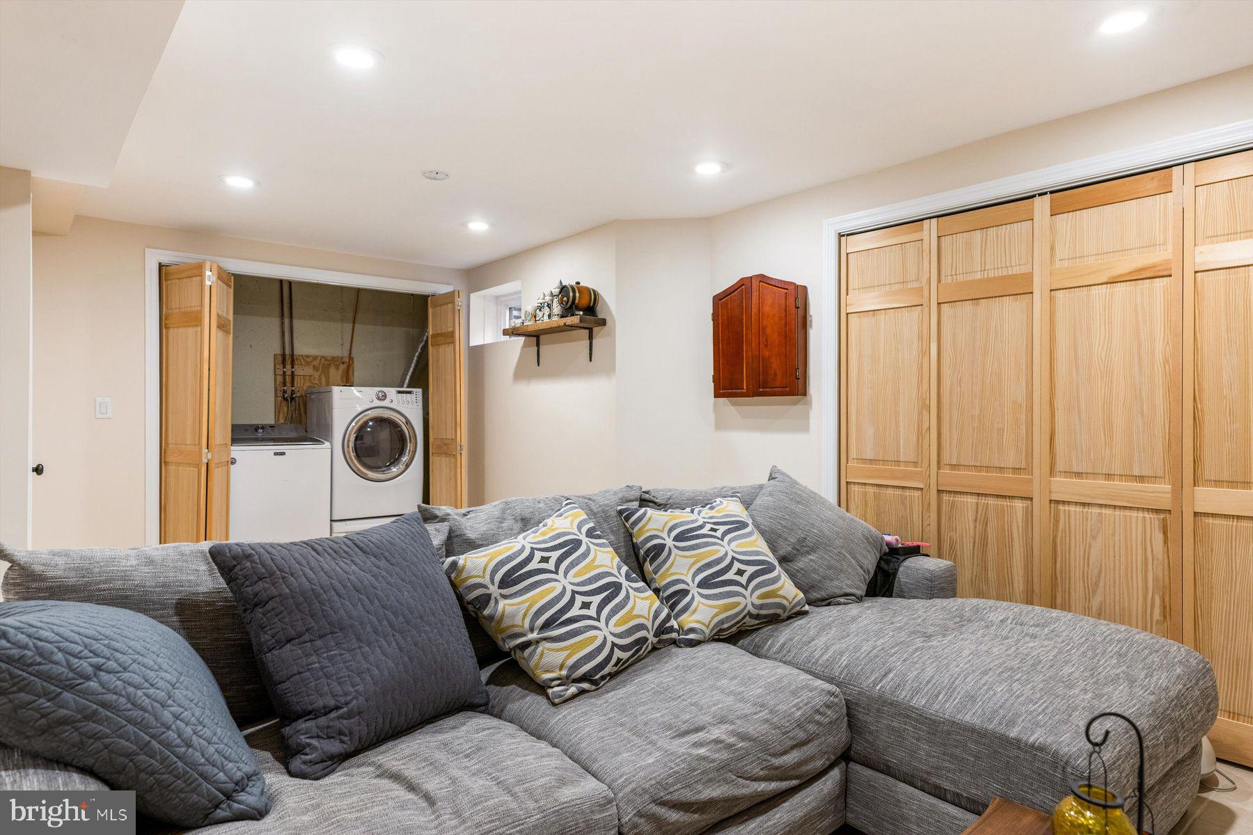 HEADLEY TRACE - Residential