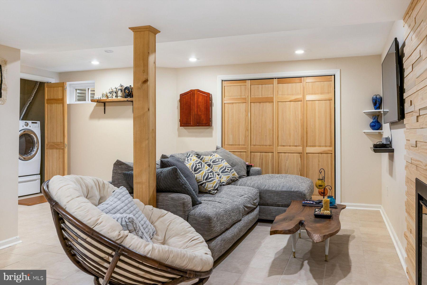 HEADLEY TRACE - Residential