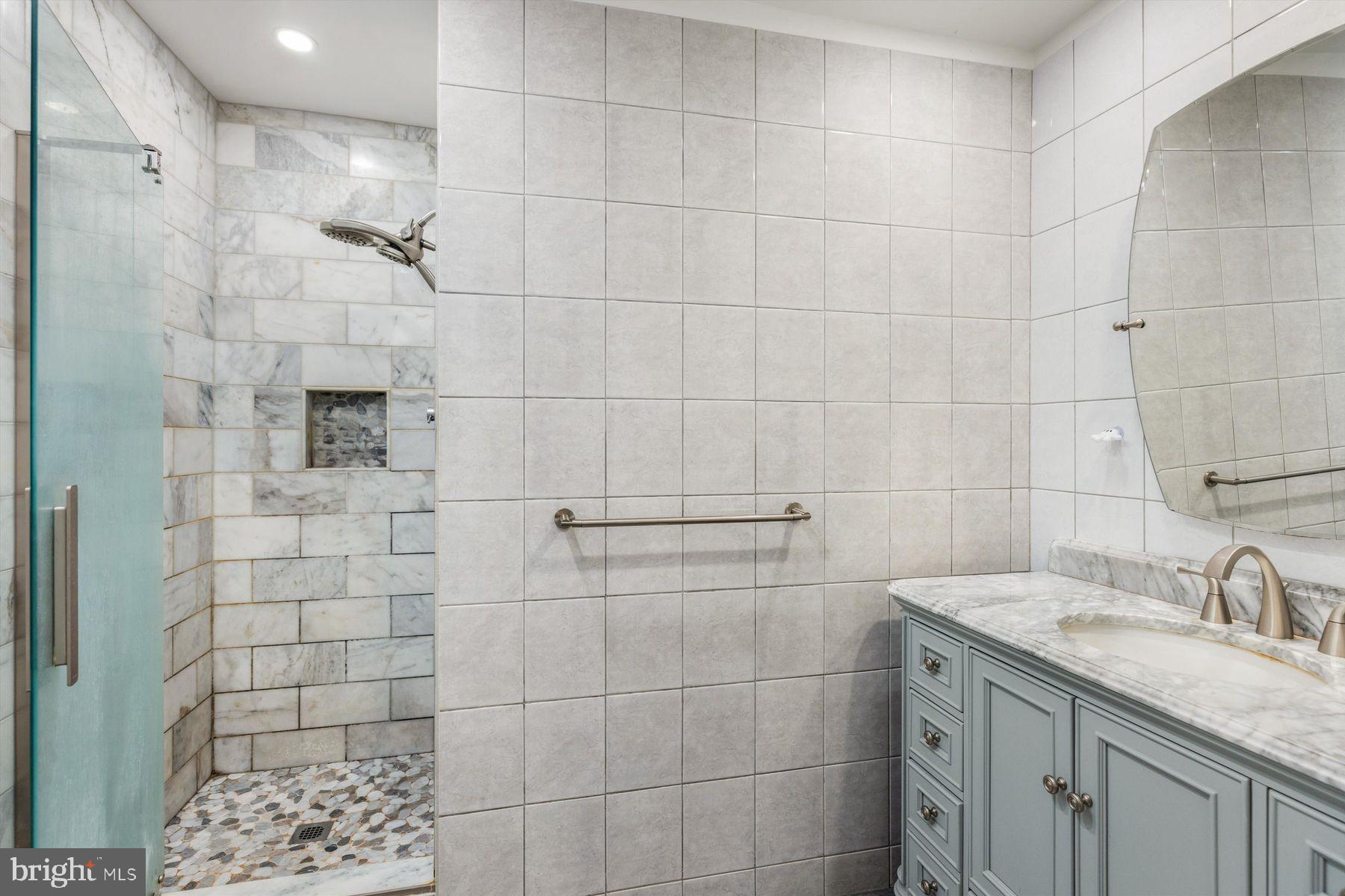 HEADLEY TRACE - Residential