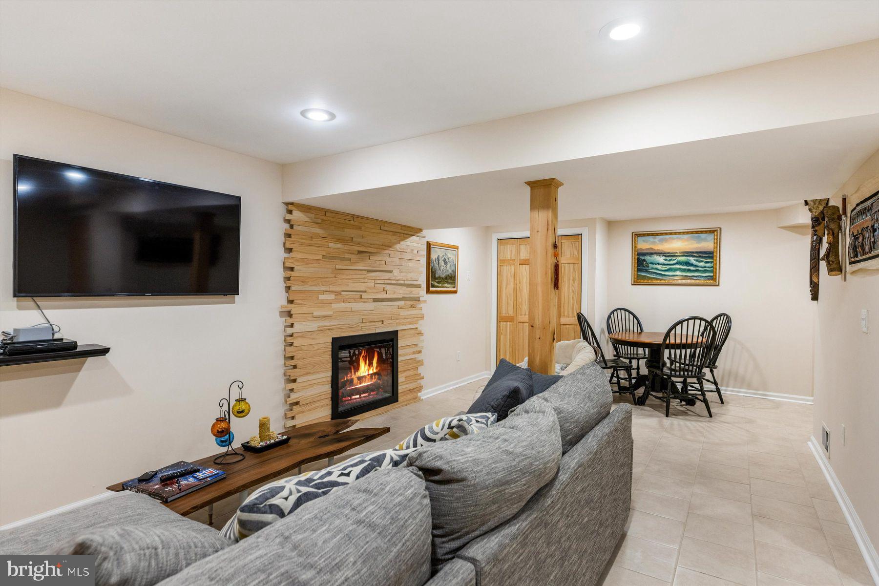 HEADLEY TRACE - Residential