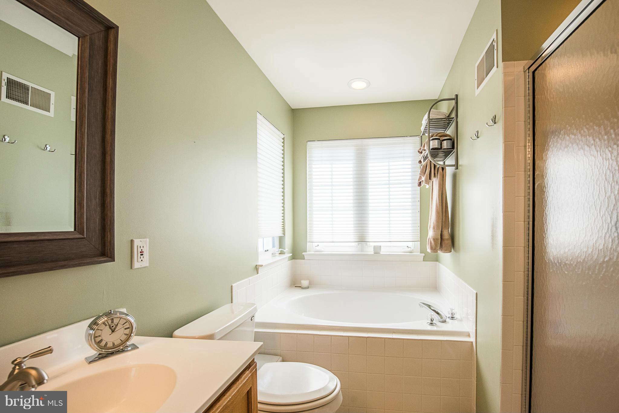 SIGNATURE AT BROADLANDS - Residential