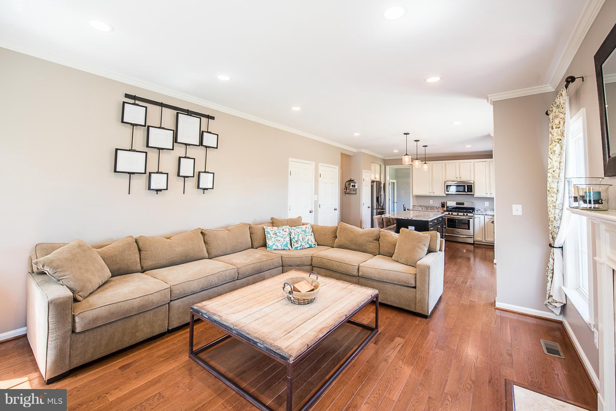 SIGNATURE AT BROADLANDS - Residential