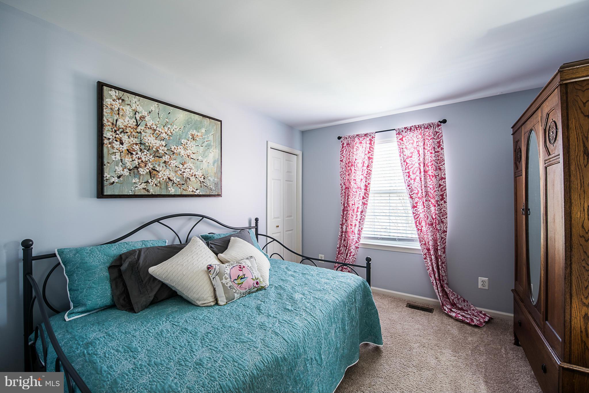 SIGNATURE AT BROADLANDS - Residential