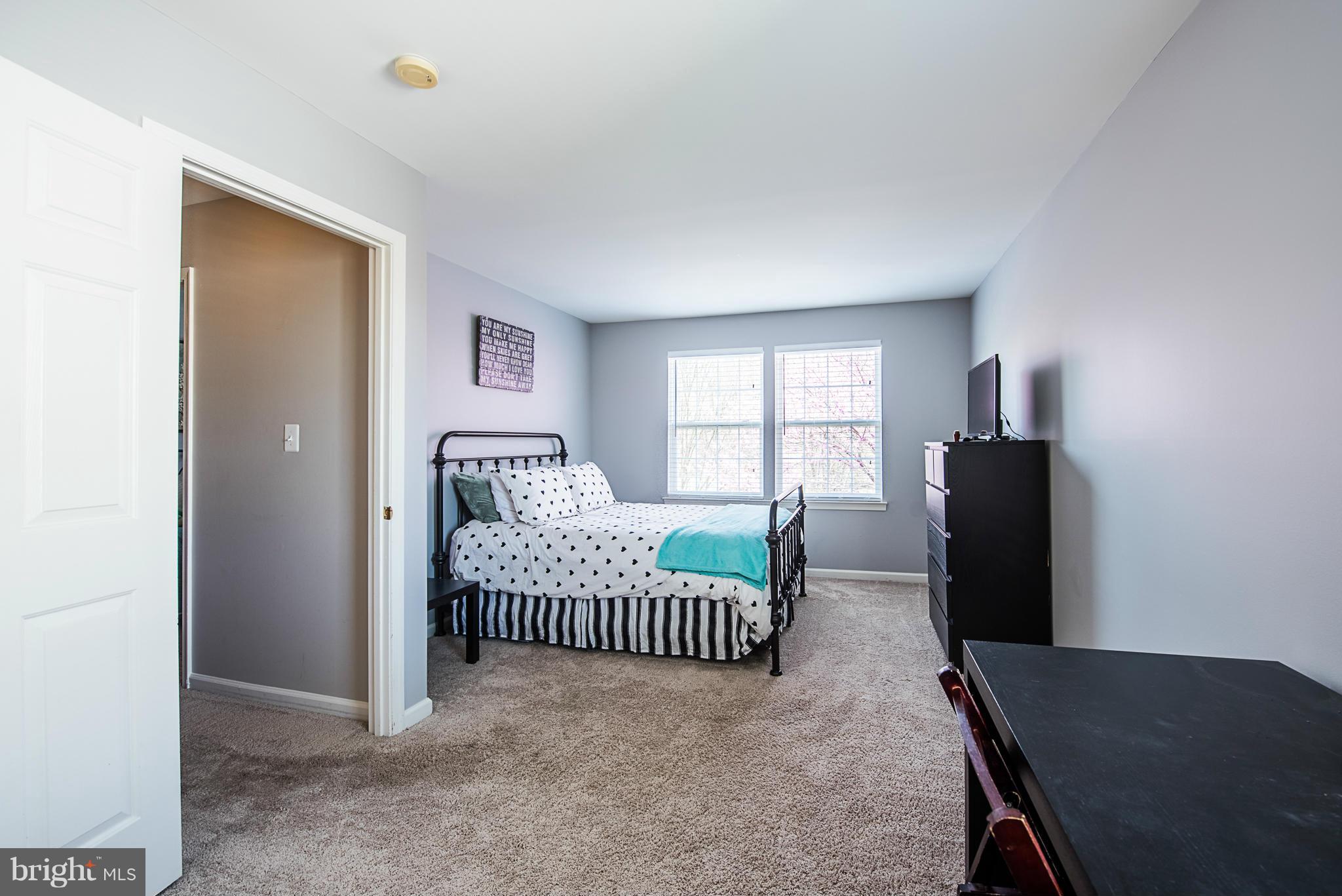 SIGNATURE AT BROADLANDS - Residential