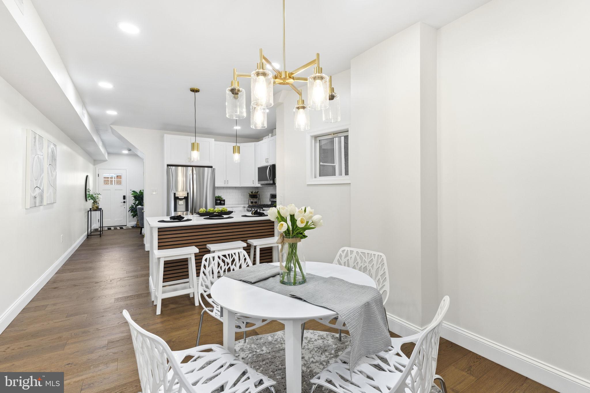 ALBEMARLE SQUARE - Residential