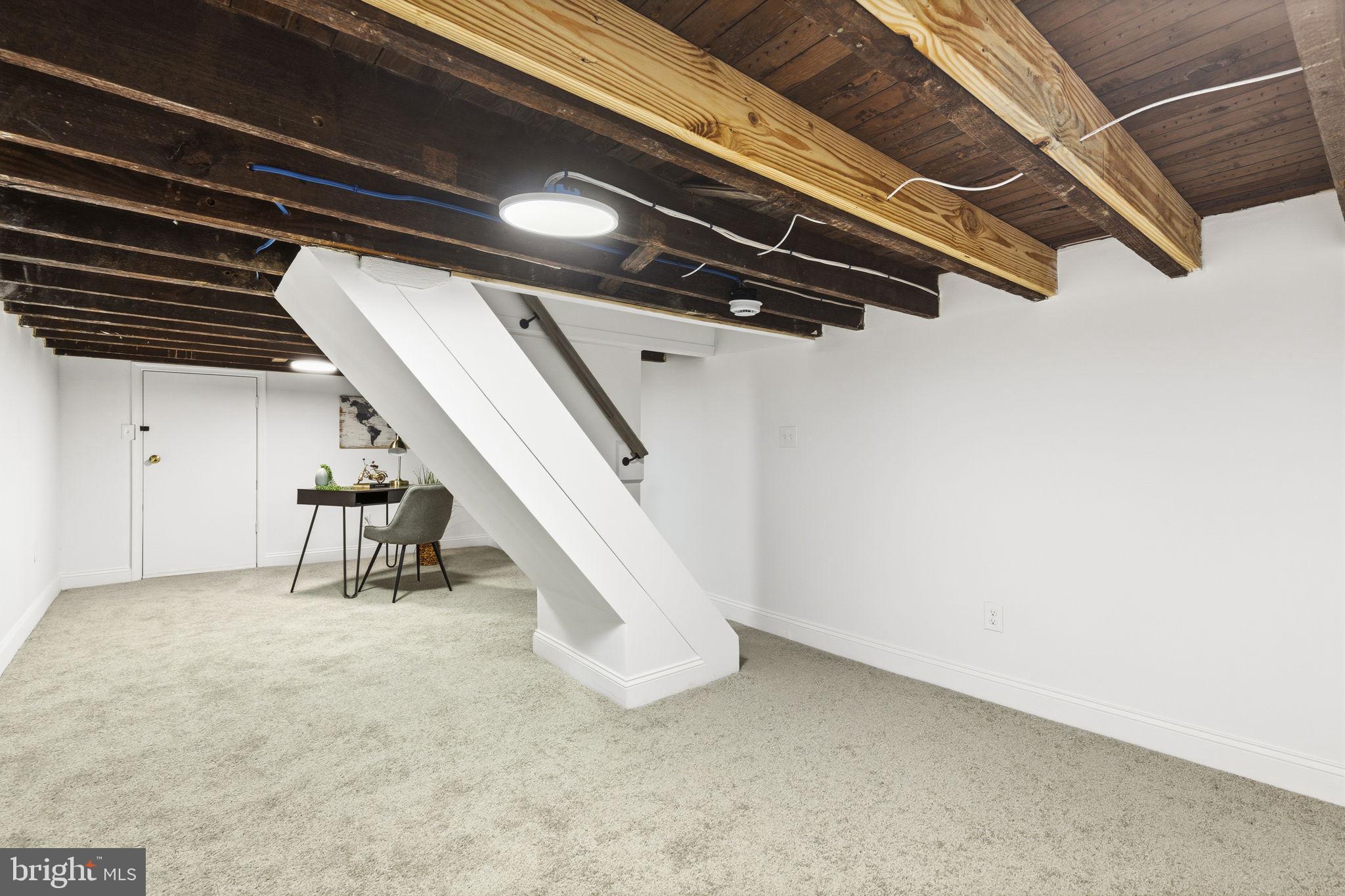 ALBEMARLE SQUARE - Residential