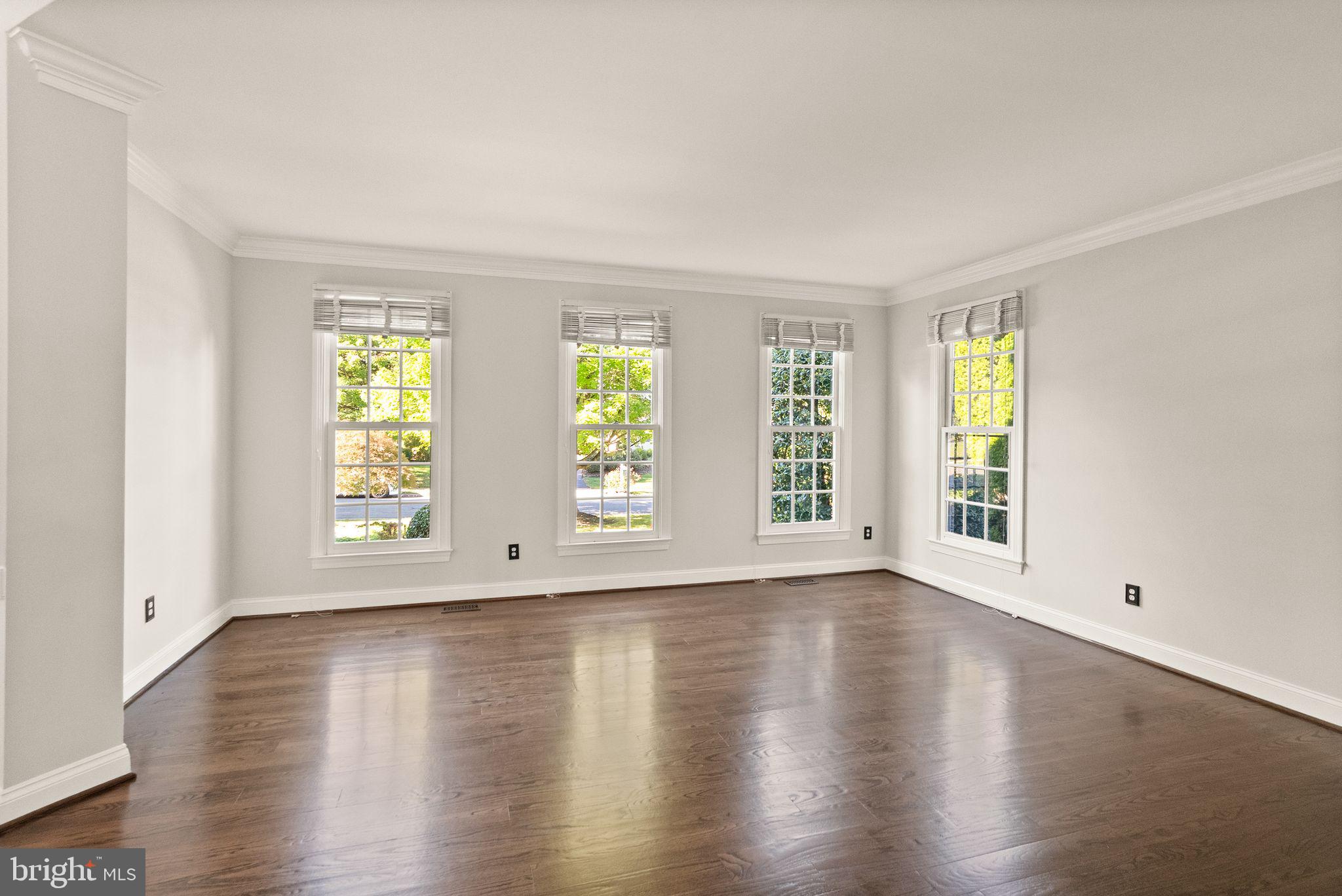 LAKE MANASSAS ESTATES - Residential