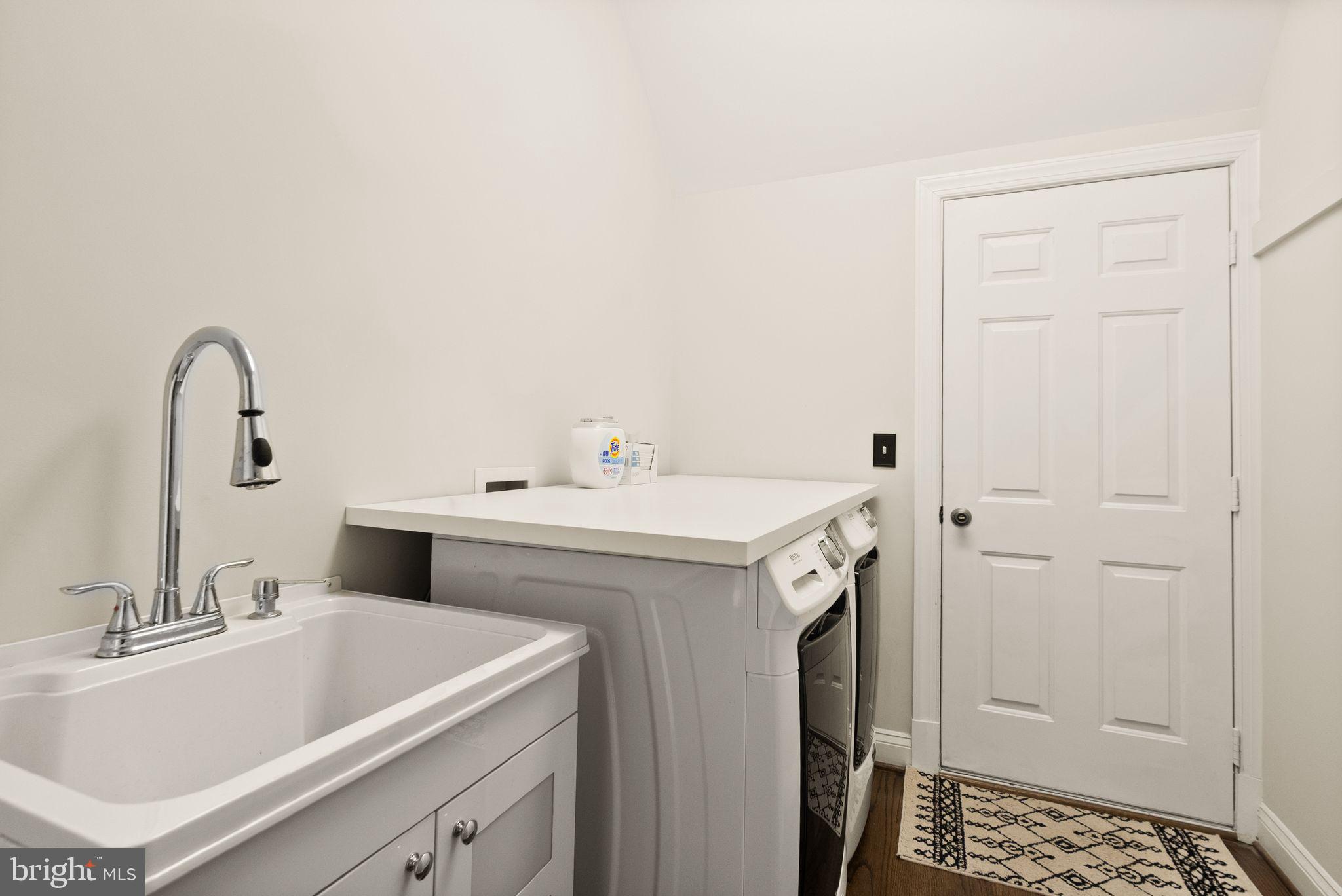 LAKE MANASSAS ESTATES - Residential