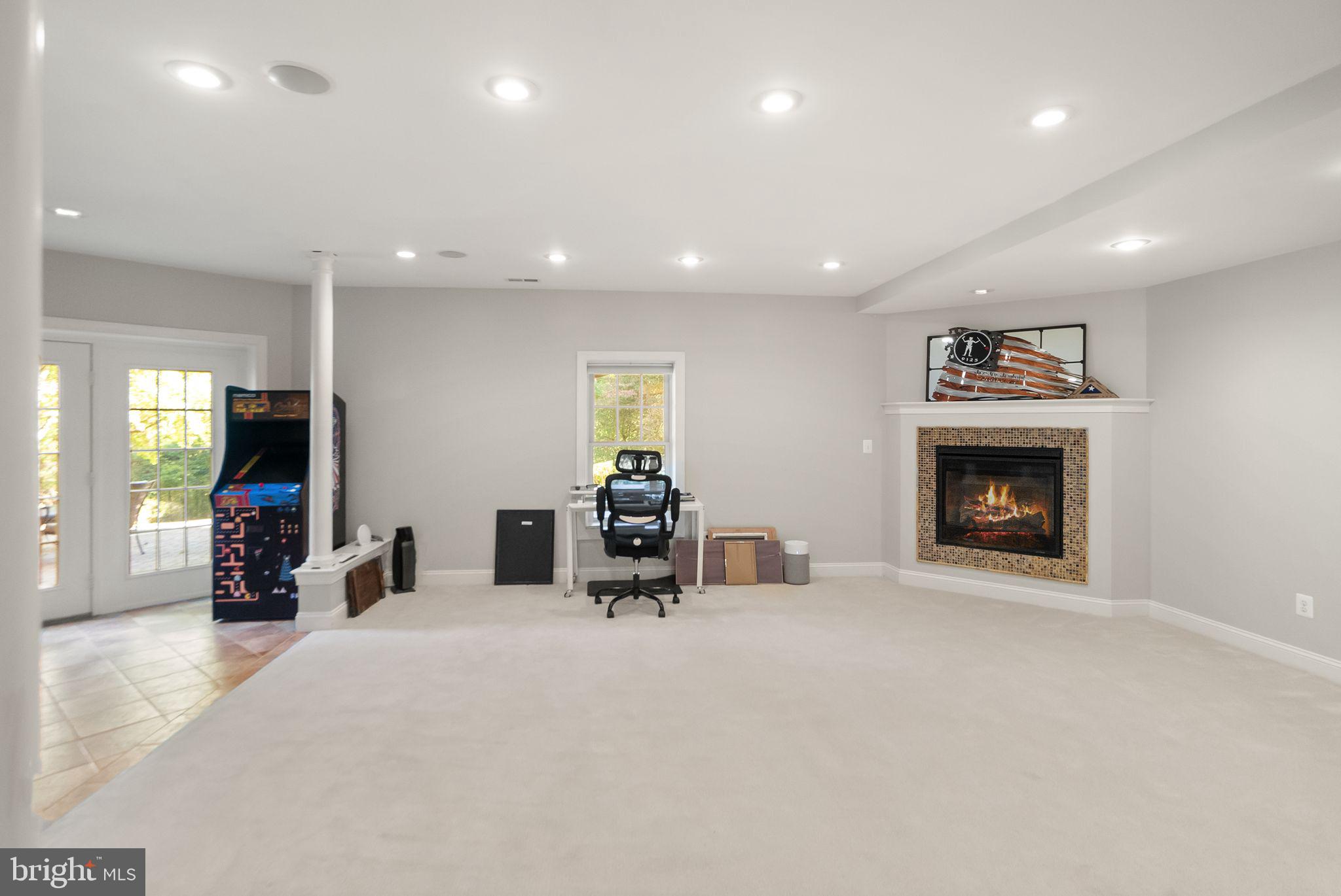 LAKE MANASSAS ESTATES - Residential