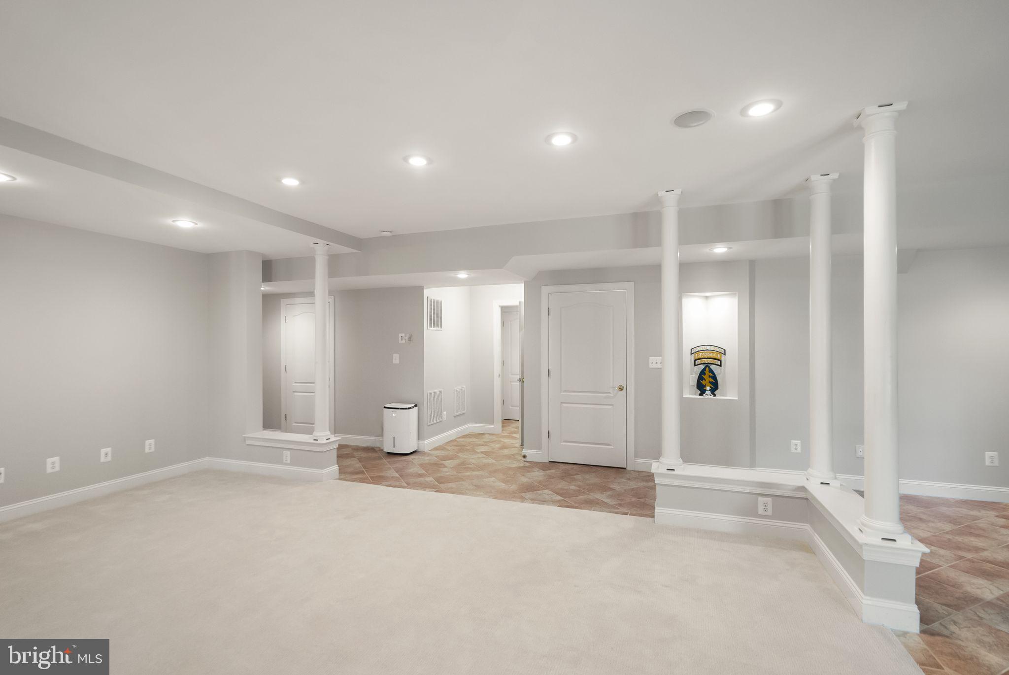 LAKE MANASSAS ESTATES - Residential