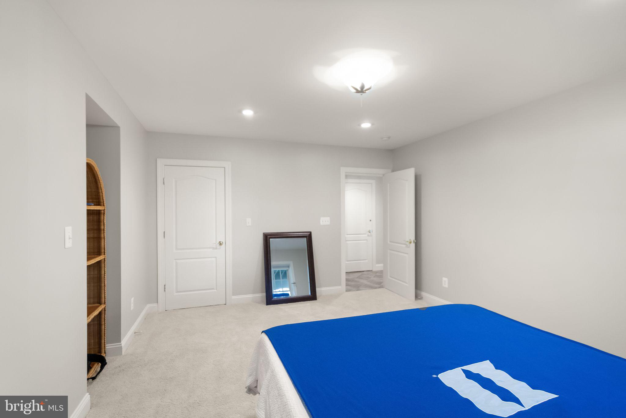 LAKE MANASSAS ESTATES - Residential