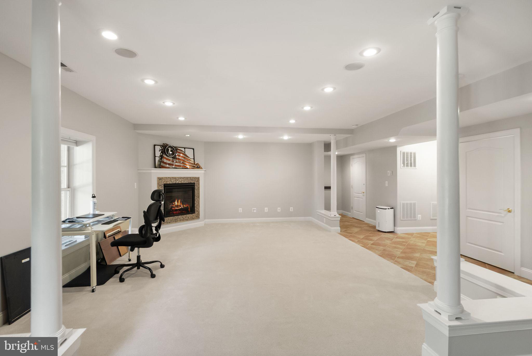 LAKE MANASSAS ESTATES - Residential