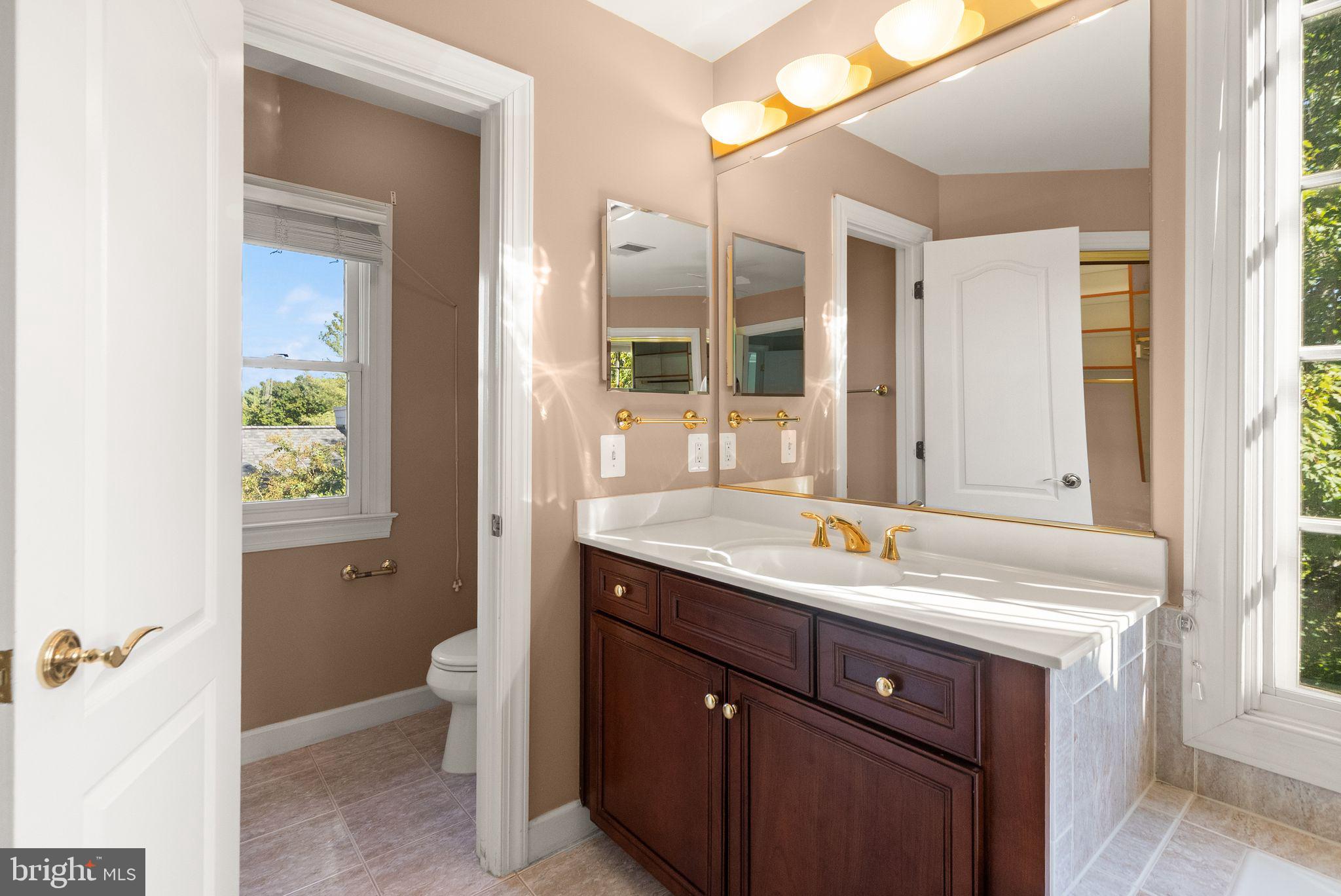 LAKE MANASSAS ESTATES - Residential