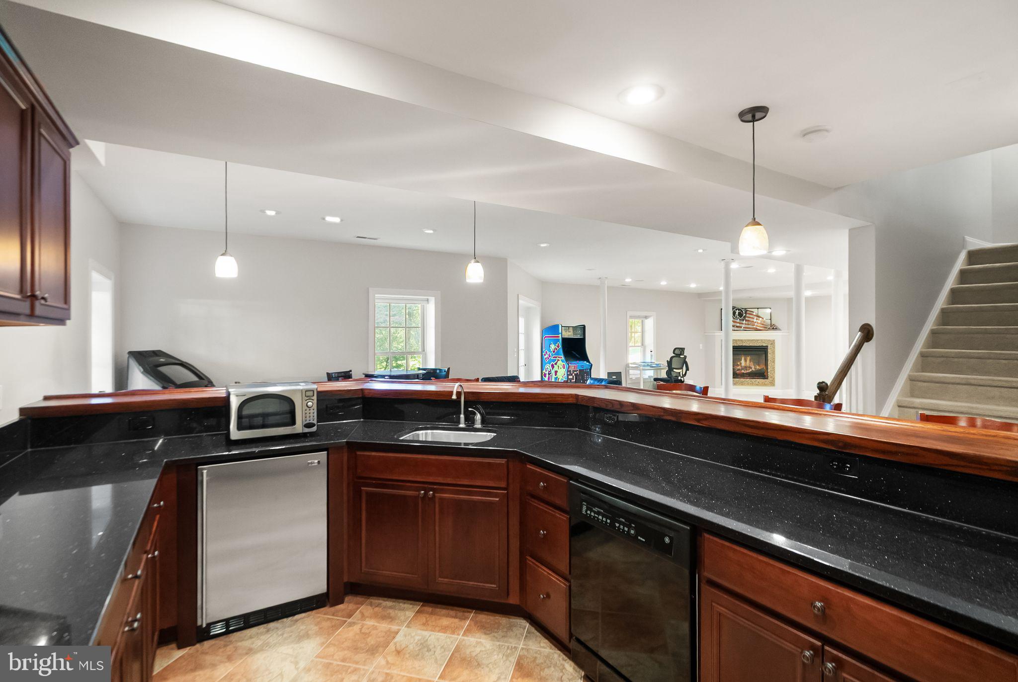 LAKE MANASSAS ESTATES - Residential