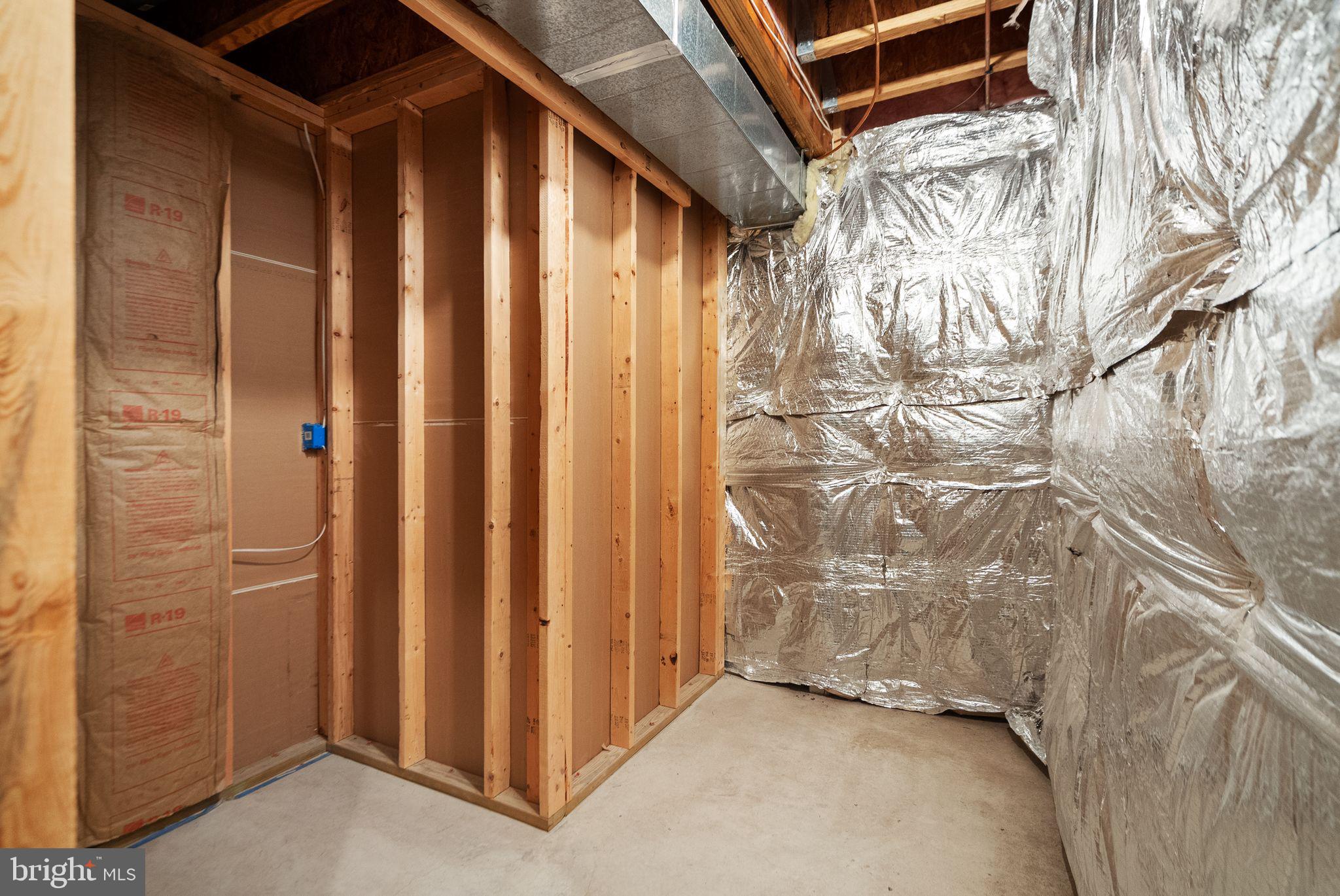 LAKE MANASSAS ESTATES - Residential