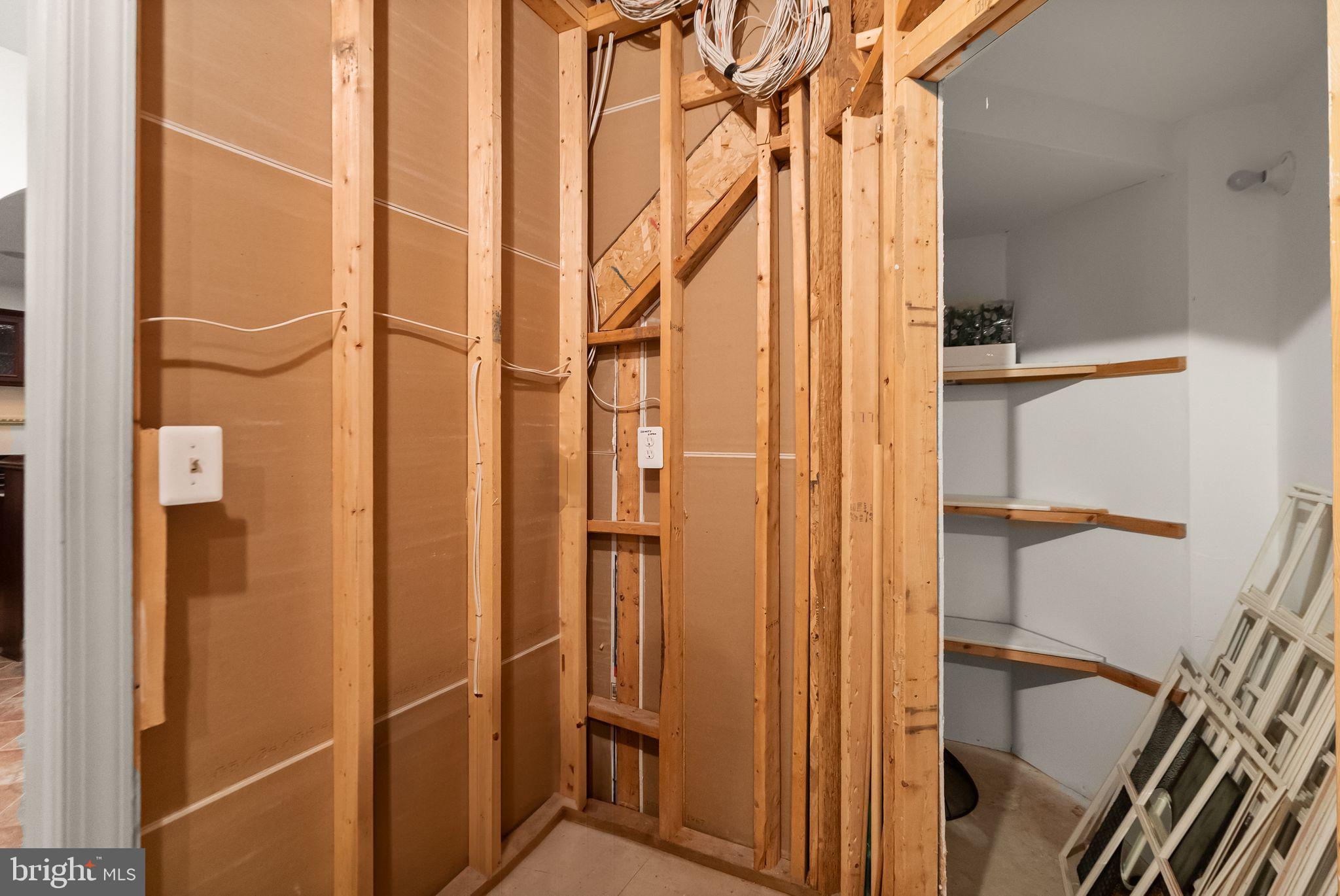 LAKE MANASSAS ESTATES - Residential