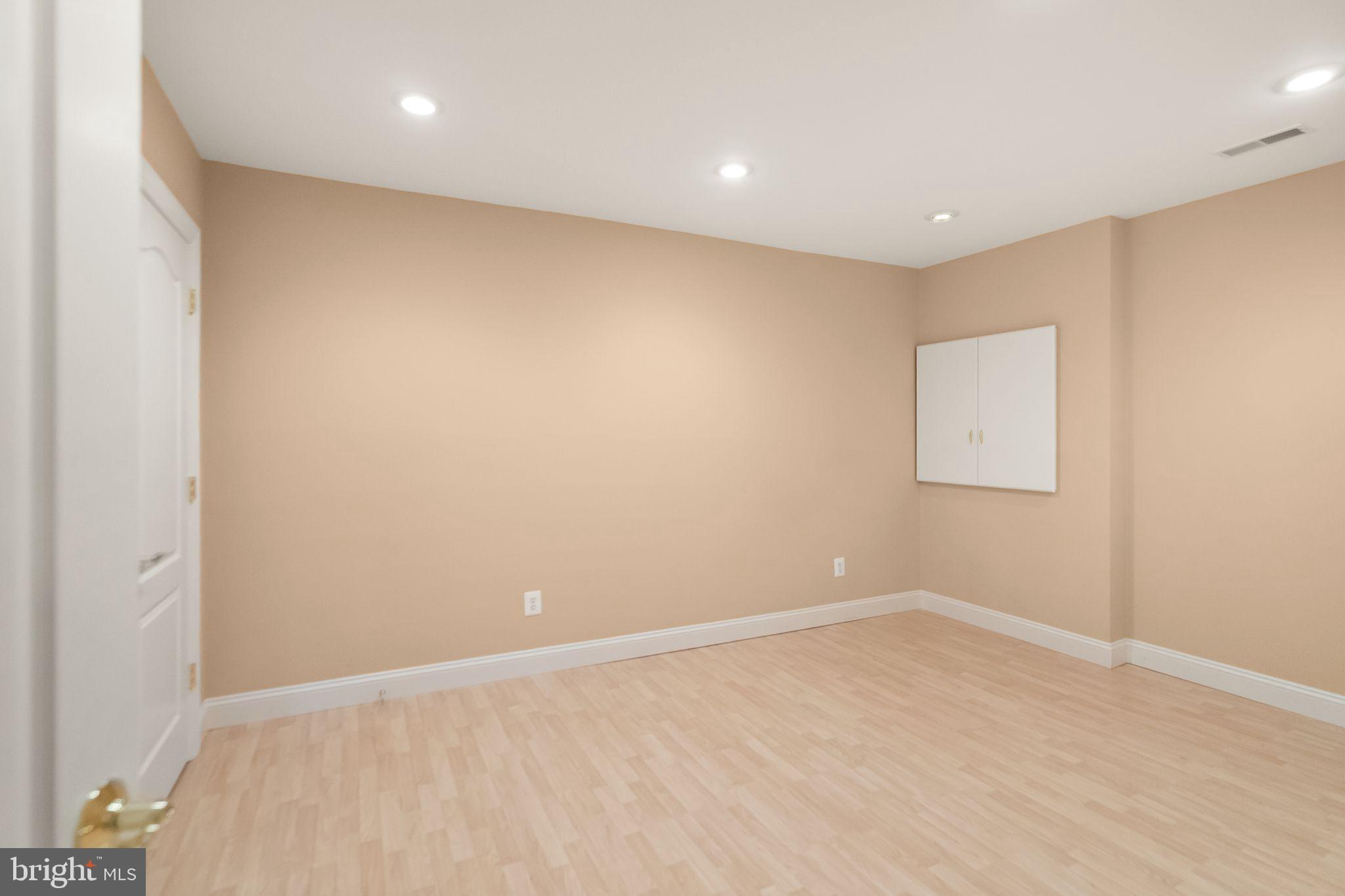 LAKE MANASSAS ESTATES - Residential