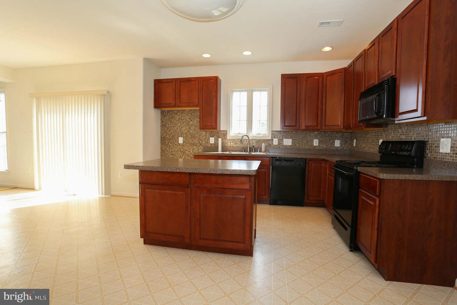 SALEM FIELDS - Residential