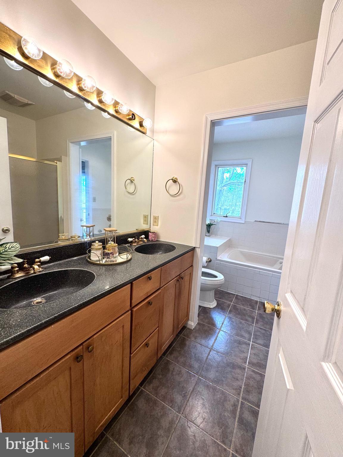 WHITE OAK - Residential