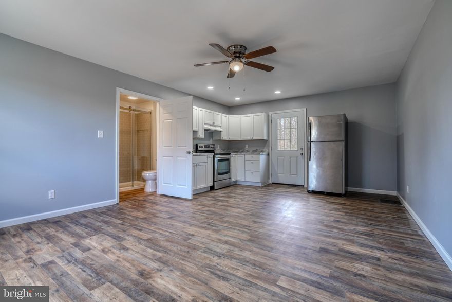 ***THIS IS FOR THE APARTMENT ABOVE GARAGE HOUSE ONLY*** 
This is a 1 bedroom and 1 full bath rental that INCLUDES utlities. This apartment is above a garage. The space is easy to manage and clean! There's a large area with your kitchen, dining and living space. The bedroom is just off of the living space and the full bath is on the other side. There is a storage space onthe main level 11' x13' for the tenant to use along with a washer and dryer. The home has CAC and forced heat. 
***OPEN HOUSE SATURDAY 3/9/2024 FROM 12-1:30***