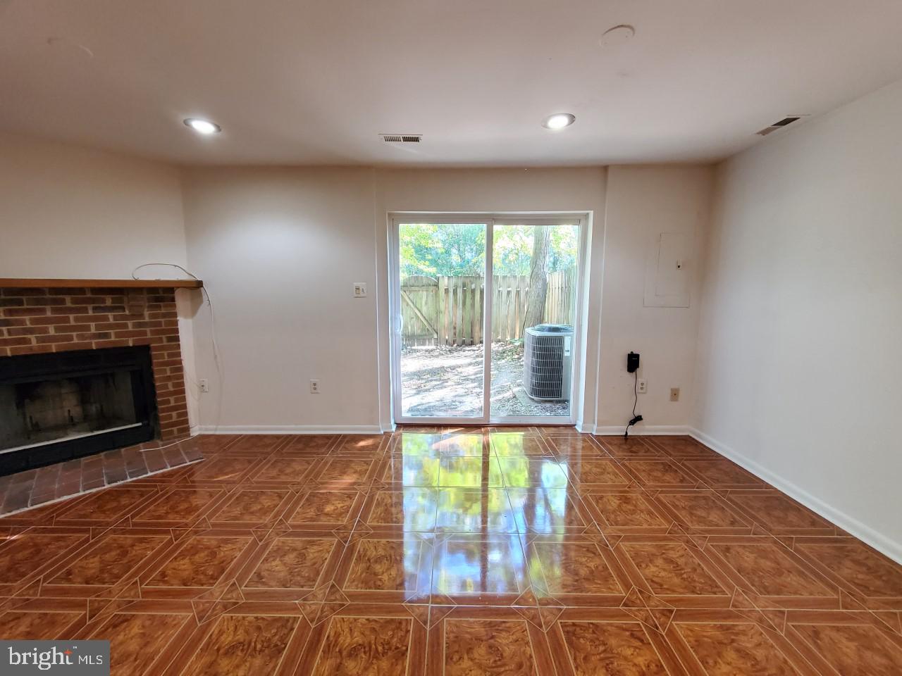 DALE CITY - Residential