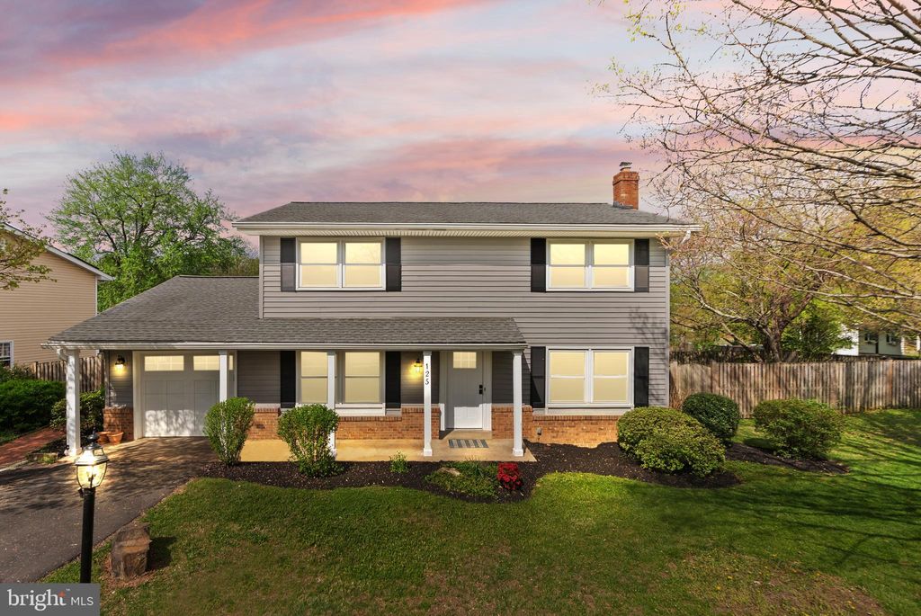 Photo of 125 N Lincoln Avenue, STERLING, VA 20164 (MLS # VALO2115668)