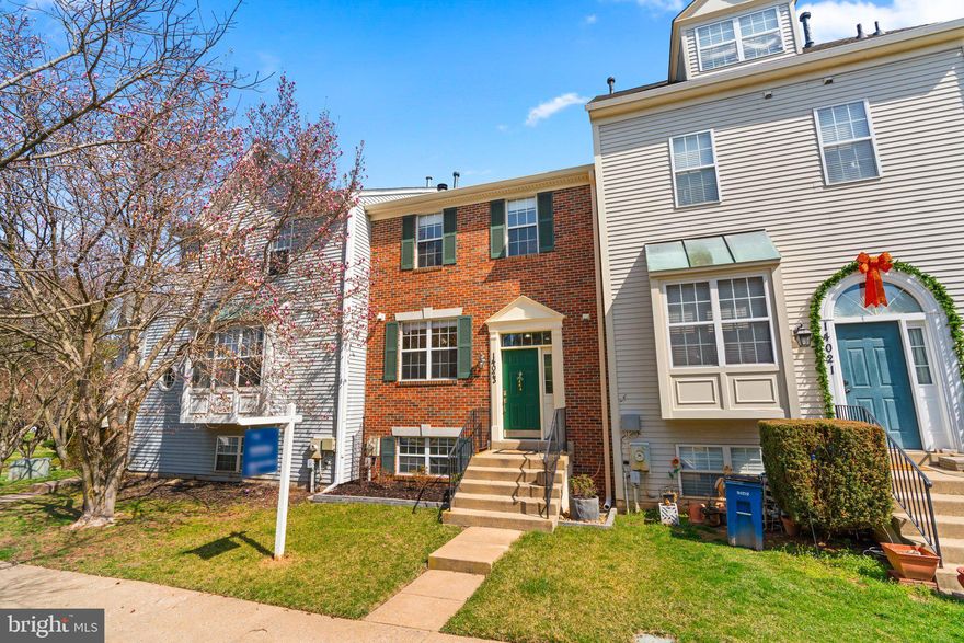 Step into this thoughtfully updated, sunlit home featuring four bedrooms and 3.5 baths. The open floor concept provides ample opportunities to customize this space into your own. Modern cabinets and updated countertops in the kitchen, hardwood throughout, new recess lighting, vaulted ceilings in the primary bedroom, newly replaced roof (2020), HVAC and water heater (2024) and a private backyard overlooking green space. Located near top-notch amenities like schools, pool, shopping and parks. -- Please submit any offers by noon MONDAY 3/18.