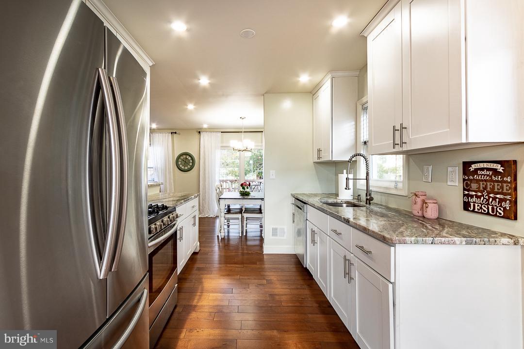 CLINTON - Residential