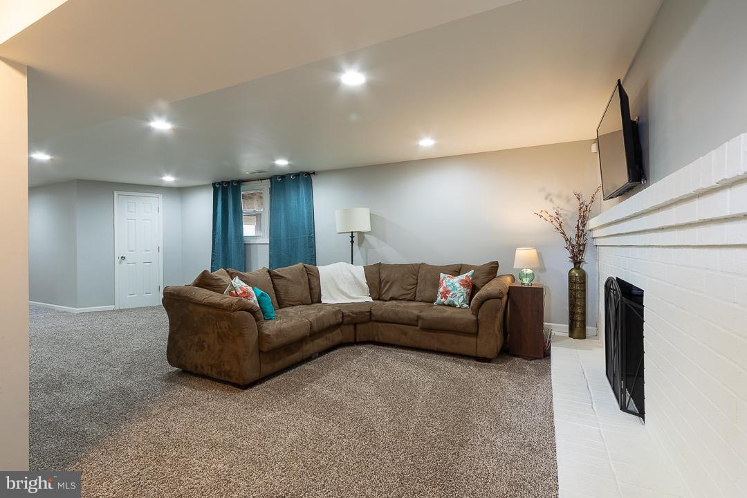 CLINTON - Residential