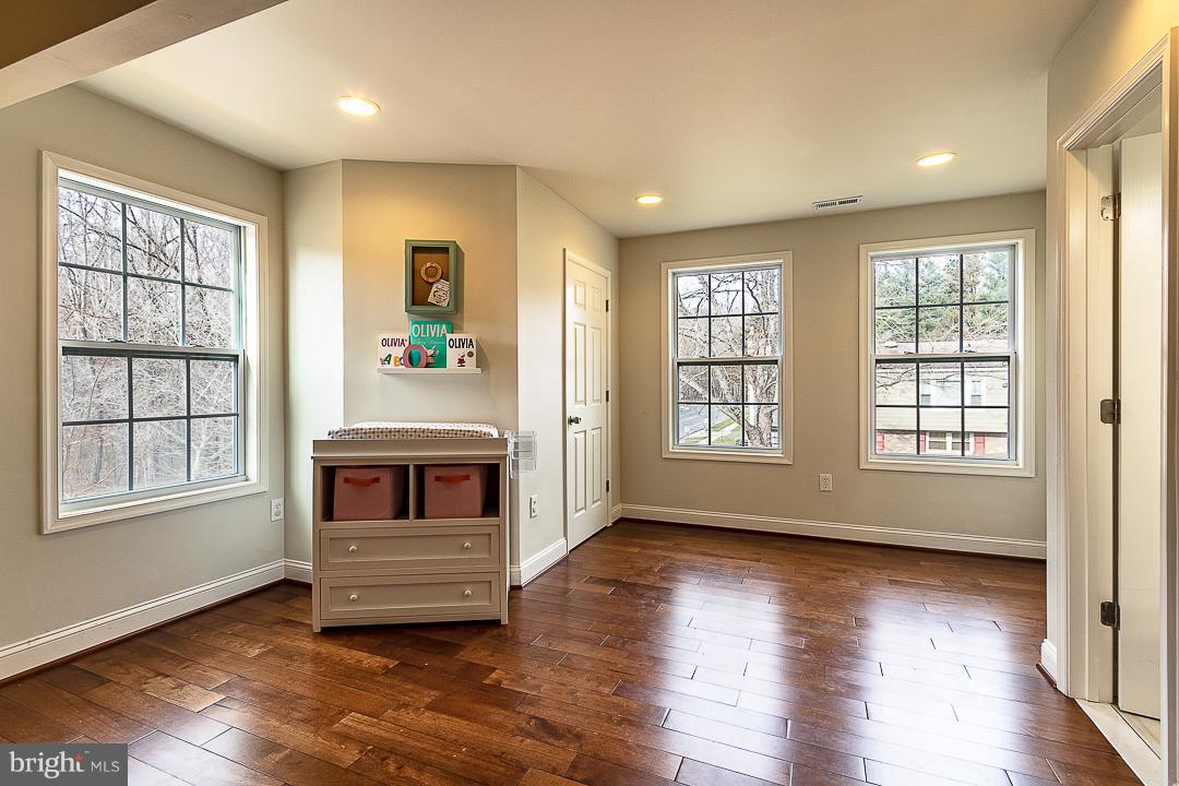 CLINTON - Residential