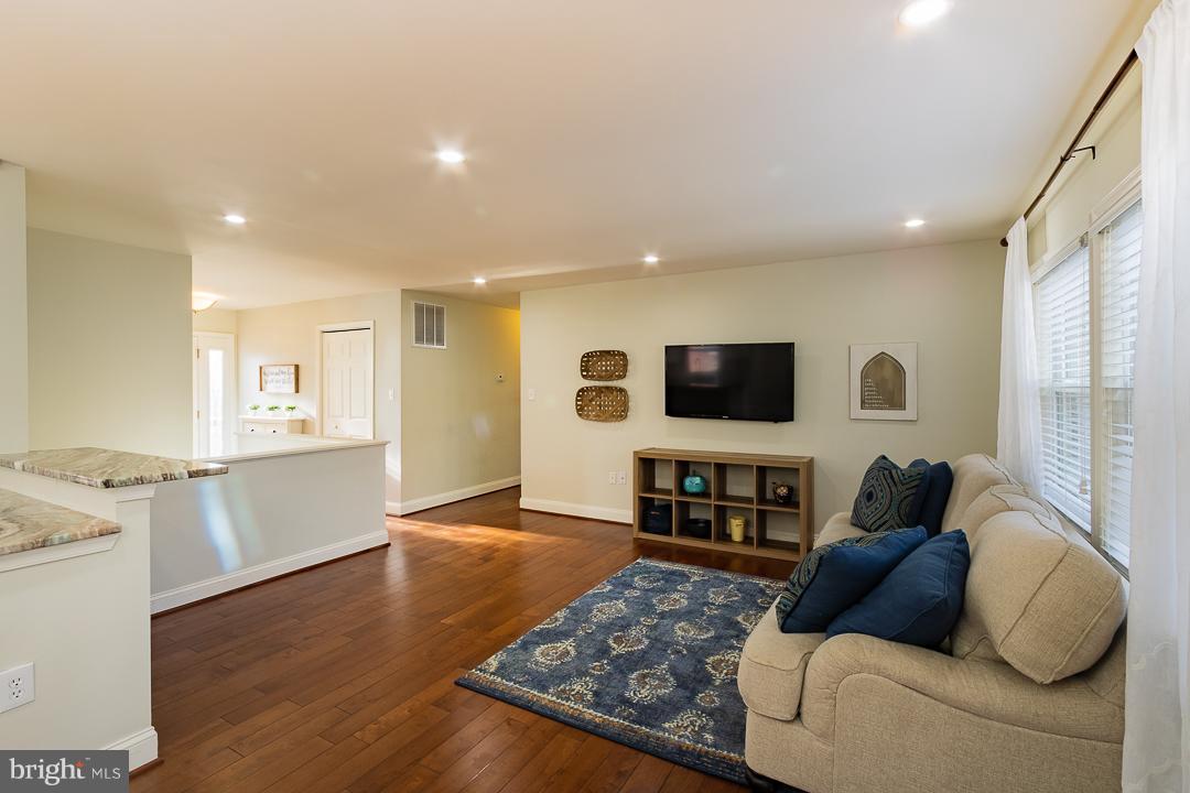 CLINTON - Residential