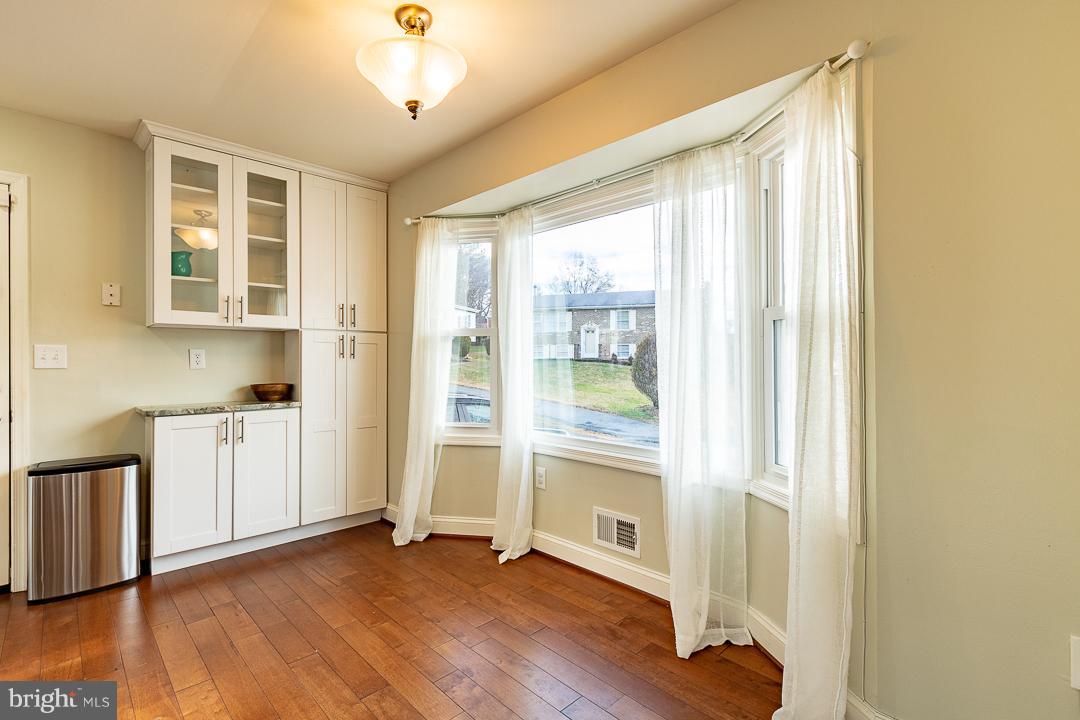 CLINTON - Residential