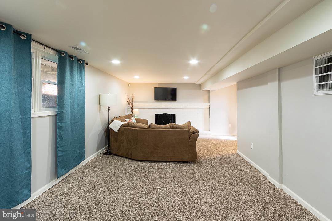 CLINTON - Residential