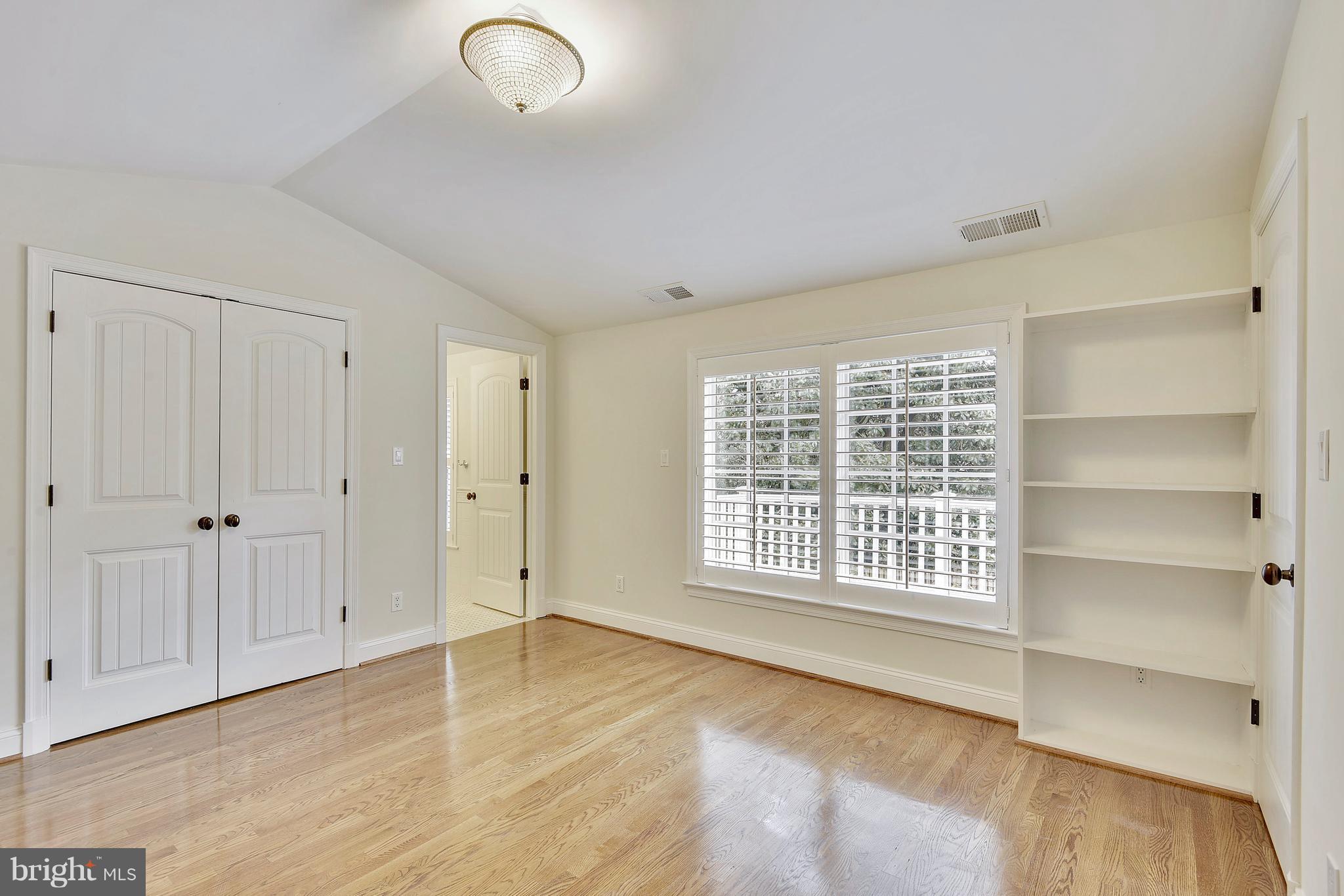 CHEVY CHASE - Residential