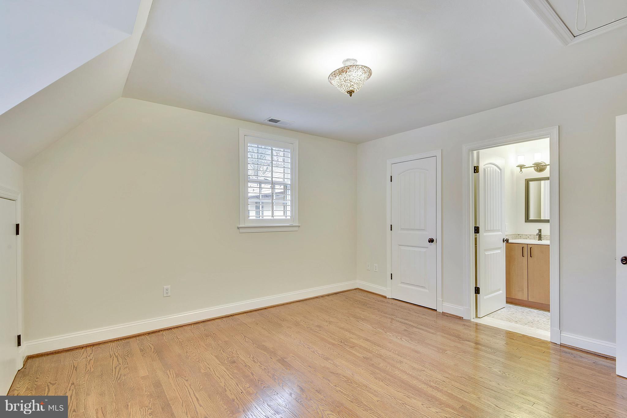 CHEVY CHASE - Residential