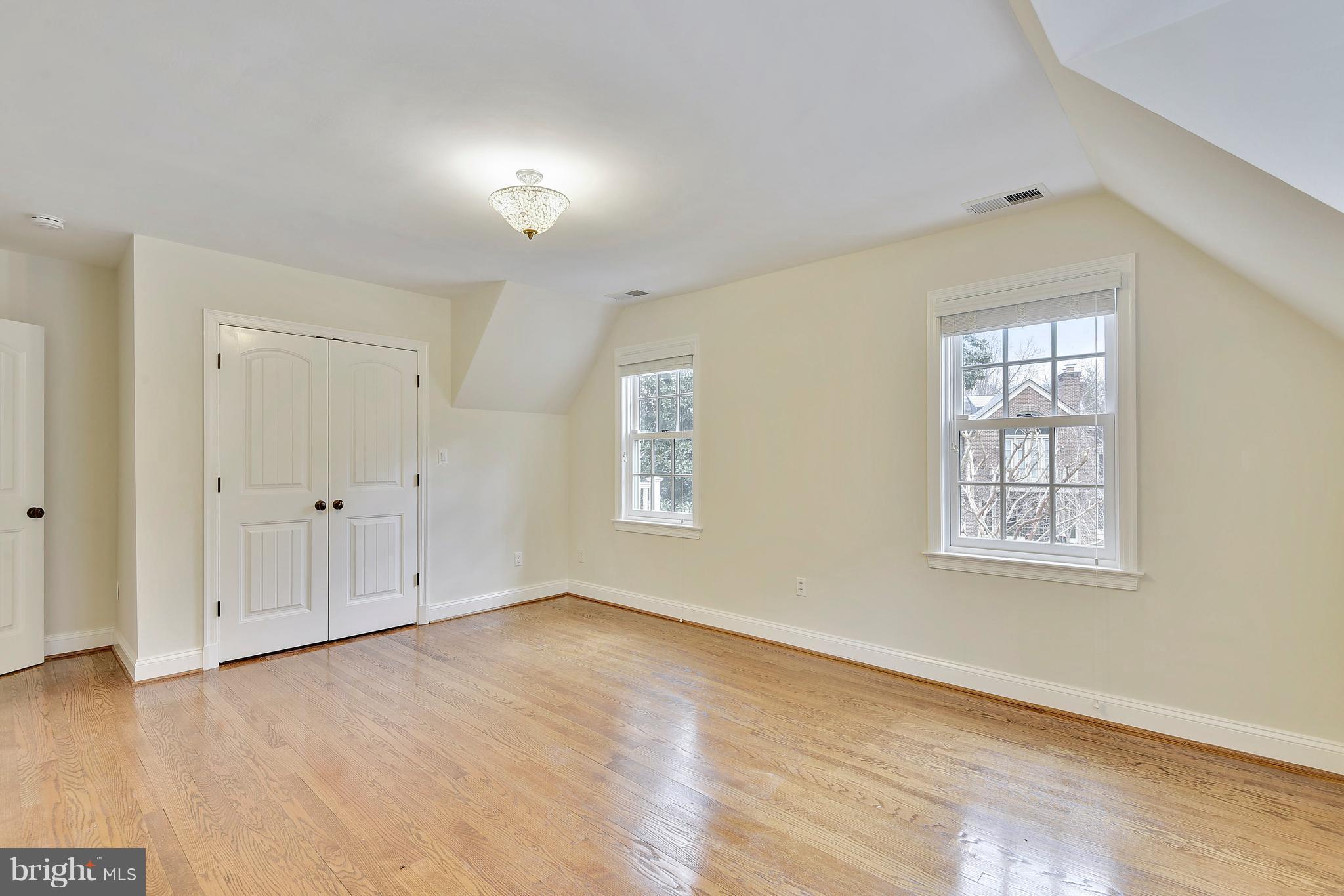 CHEVY CHASE - Residential