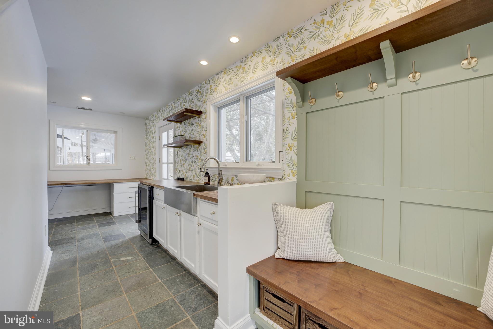 DARNESTOWN OUTSIDE - Residential