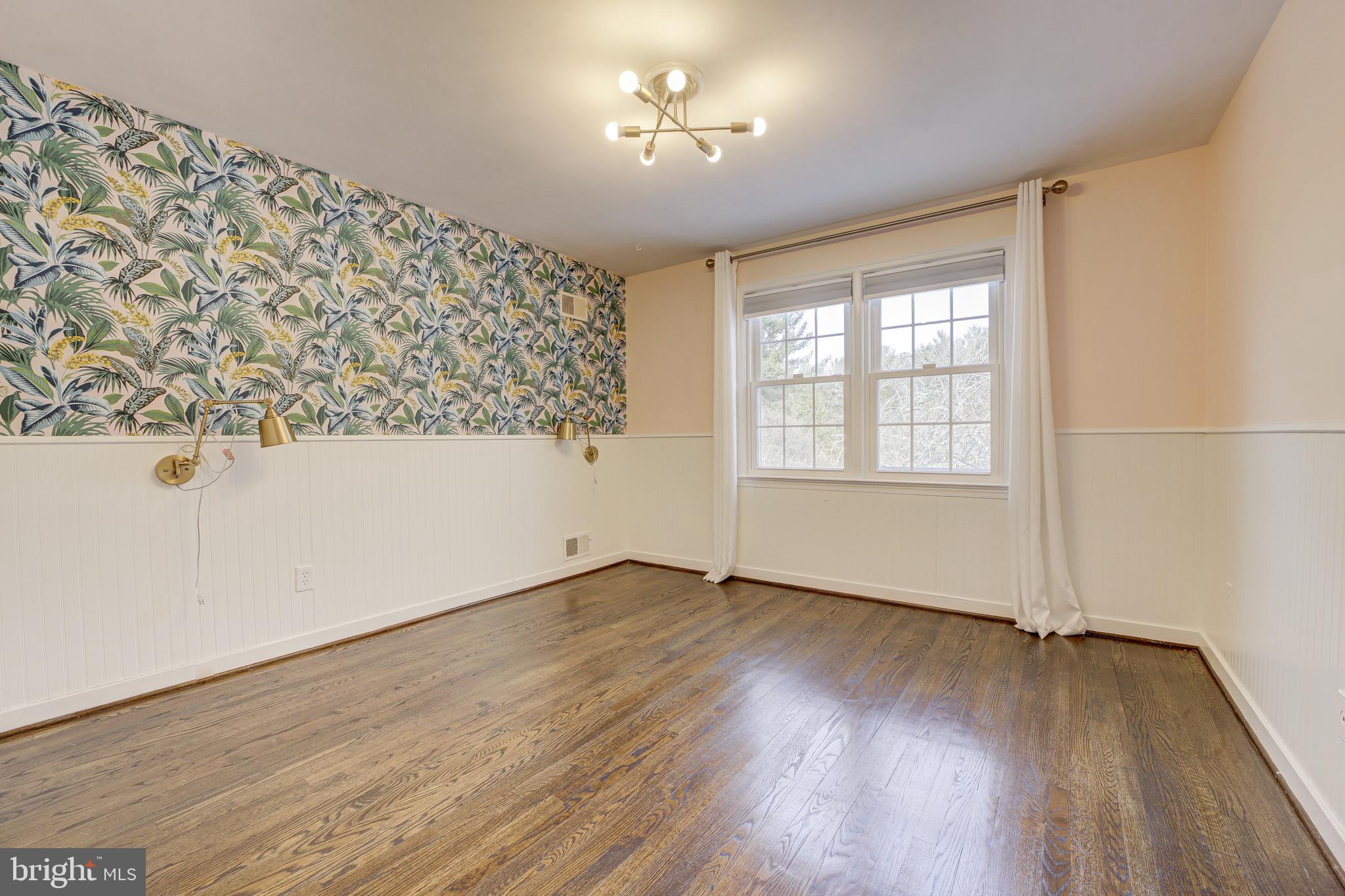 DARNESTOWN OUTSIDE - Residential