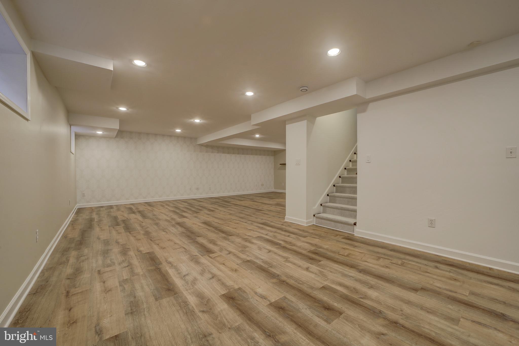 DARNESTOWN OUTSIDE - Residential