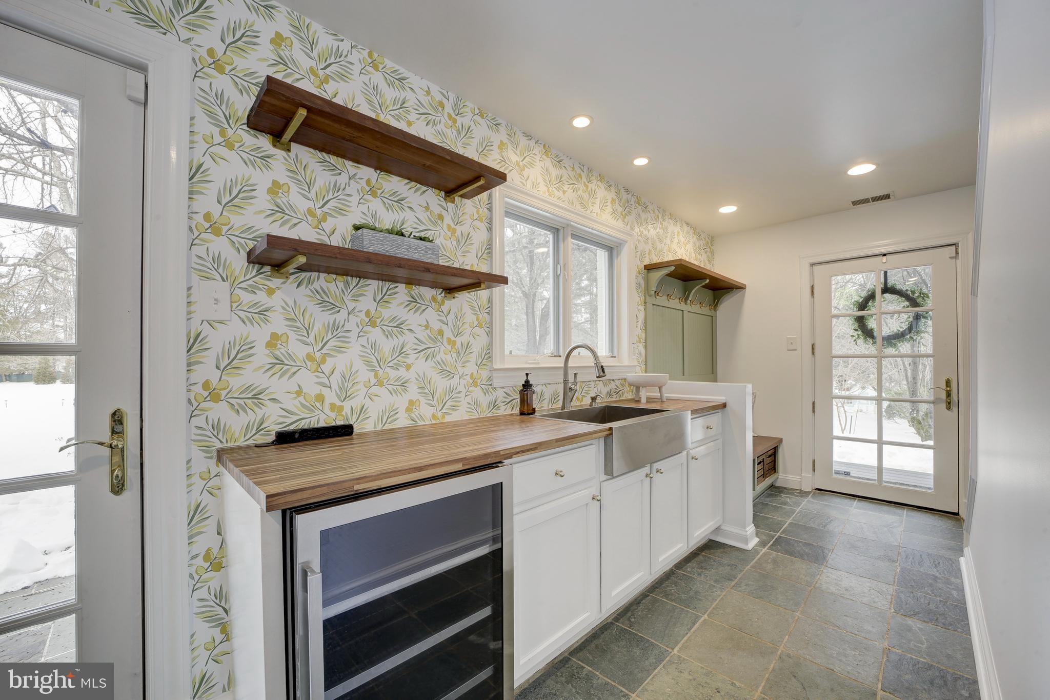 DARNESTOWN OUTSIDE - Residential