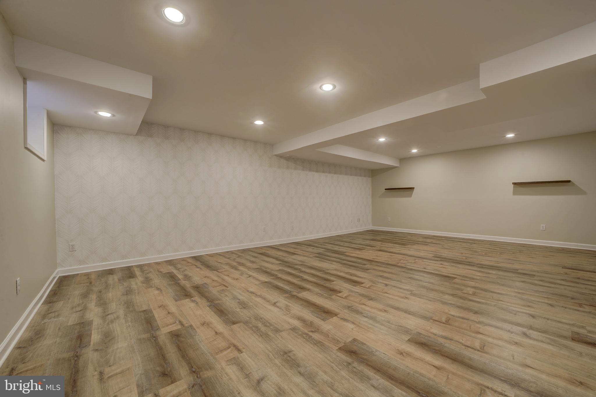 DARNESTOWN OUTSIDE - Residential