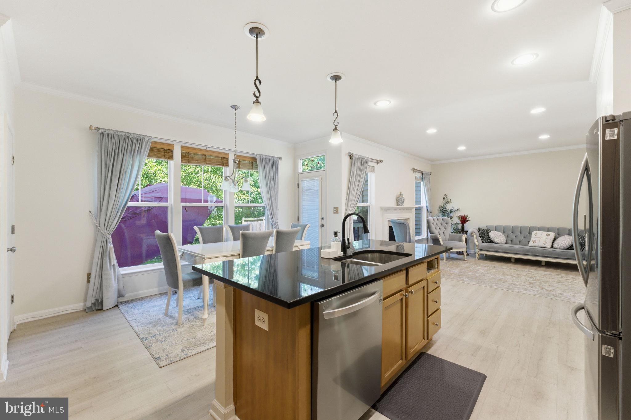 PEMBROOKE - Residential