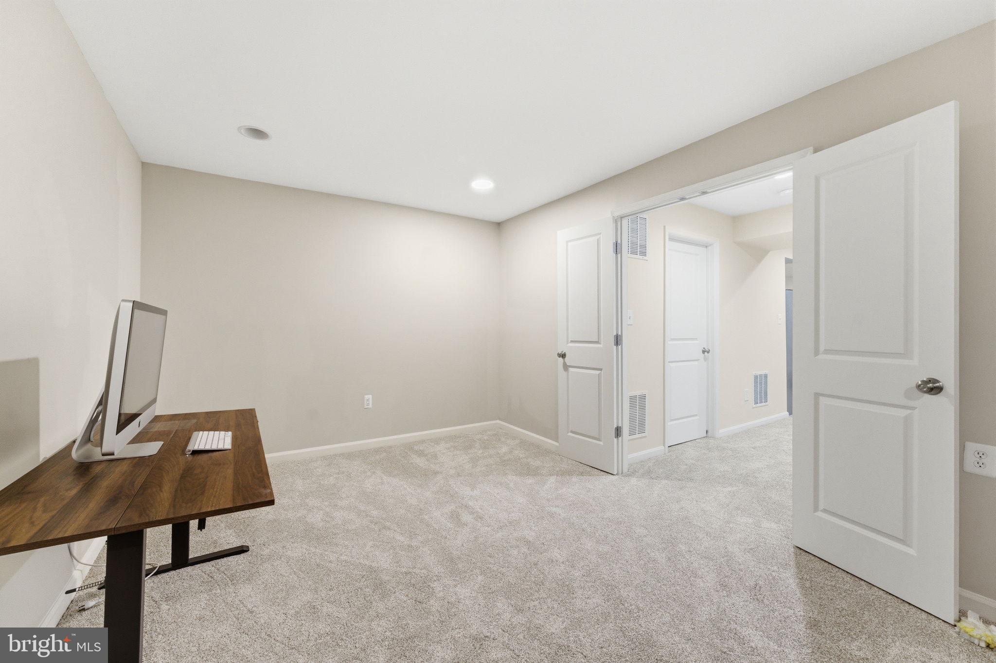 PEMBROOKE - Residential