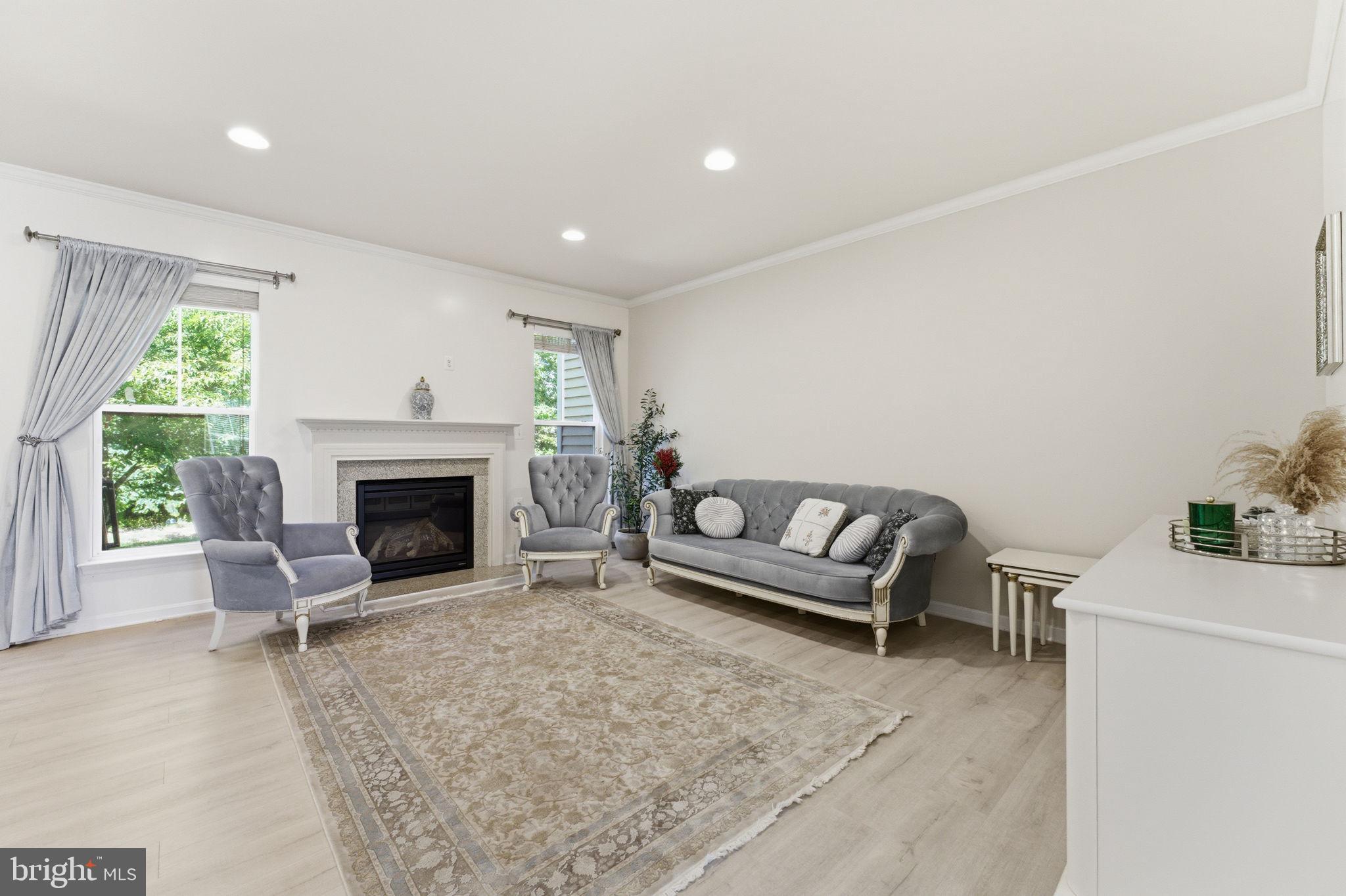 PEMBROOKE - Residential