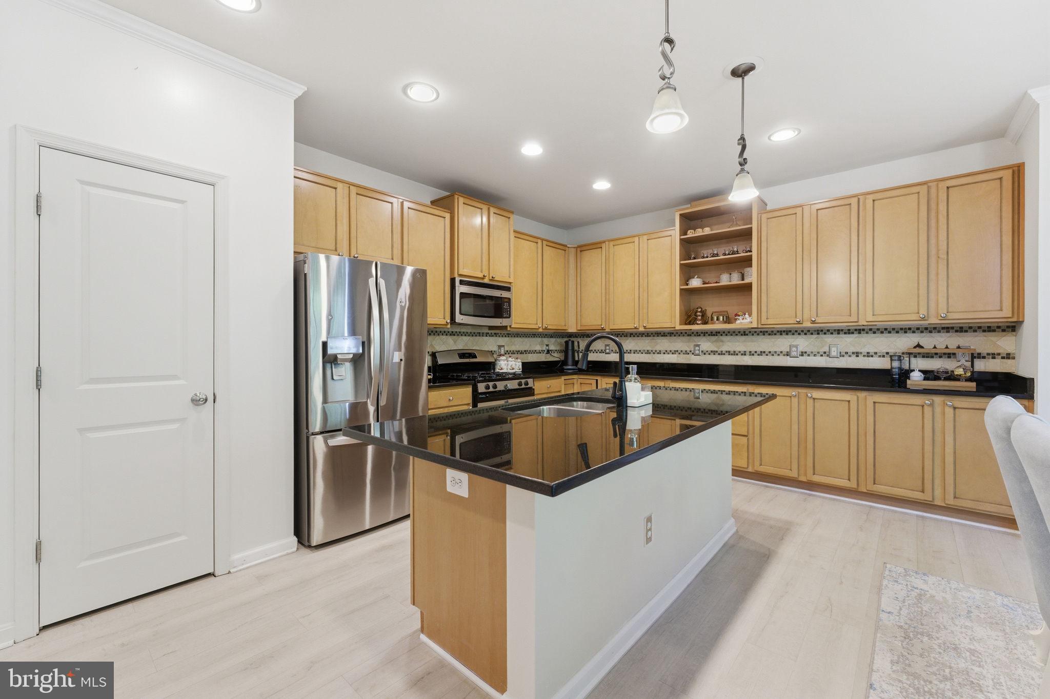 PEMBROOKE - Residential