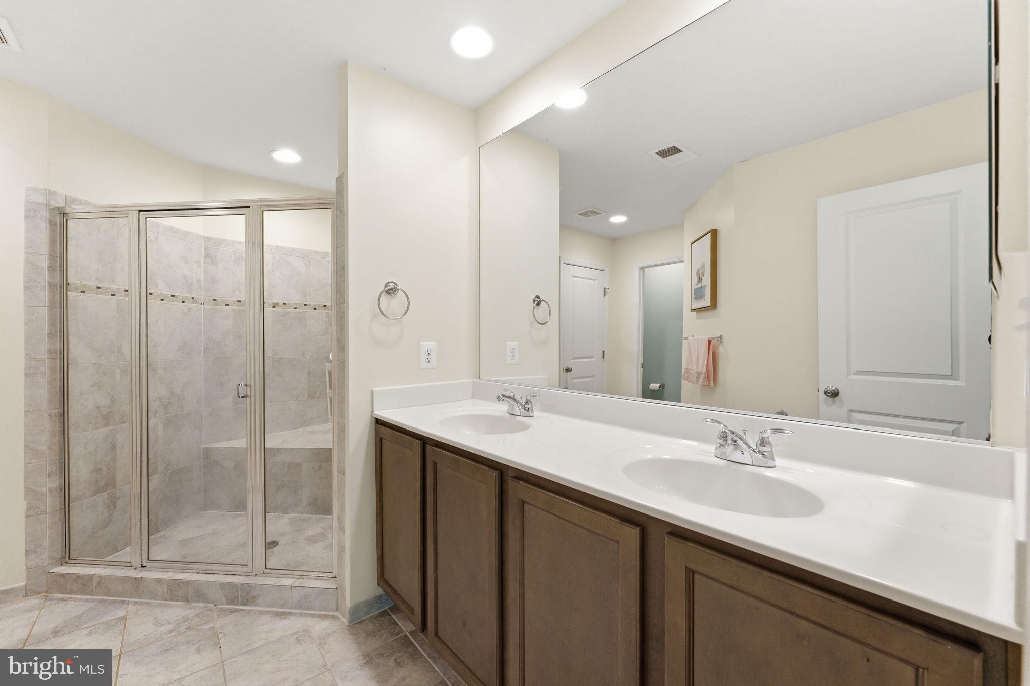 PEMBROOKE - Residential